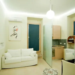 Appartamento Silenzioso Monolocale In Zona Parioli, Roma